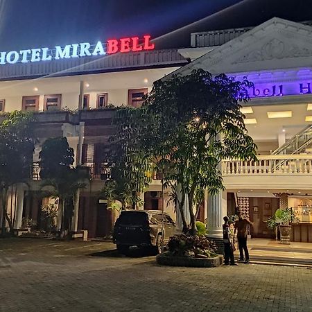 Mirabell Hotel&Convention Hall Malang Esterno foto