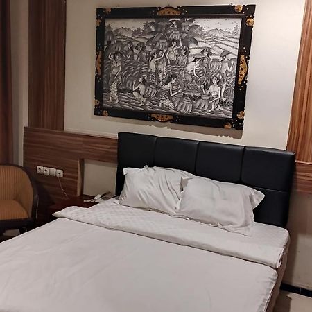 Mirabell Hotel&Convention Hall Malang Esterno foto