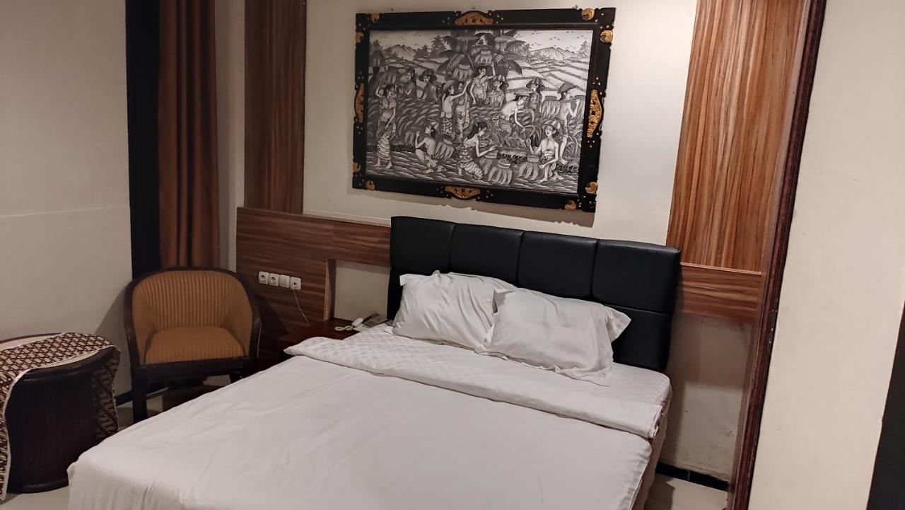 Mirabell Hotel&Convention Hall Malang Esterno foto
