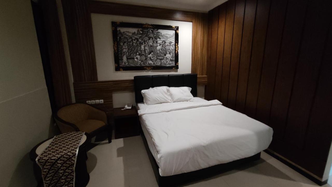 Mirabell Hotel&Convention Hall Malang Esterno foto