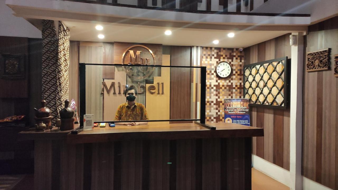 Mirabell Hotel&Convention Hall Malang Esterno foto