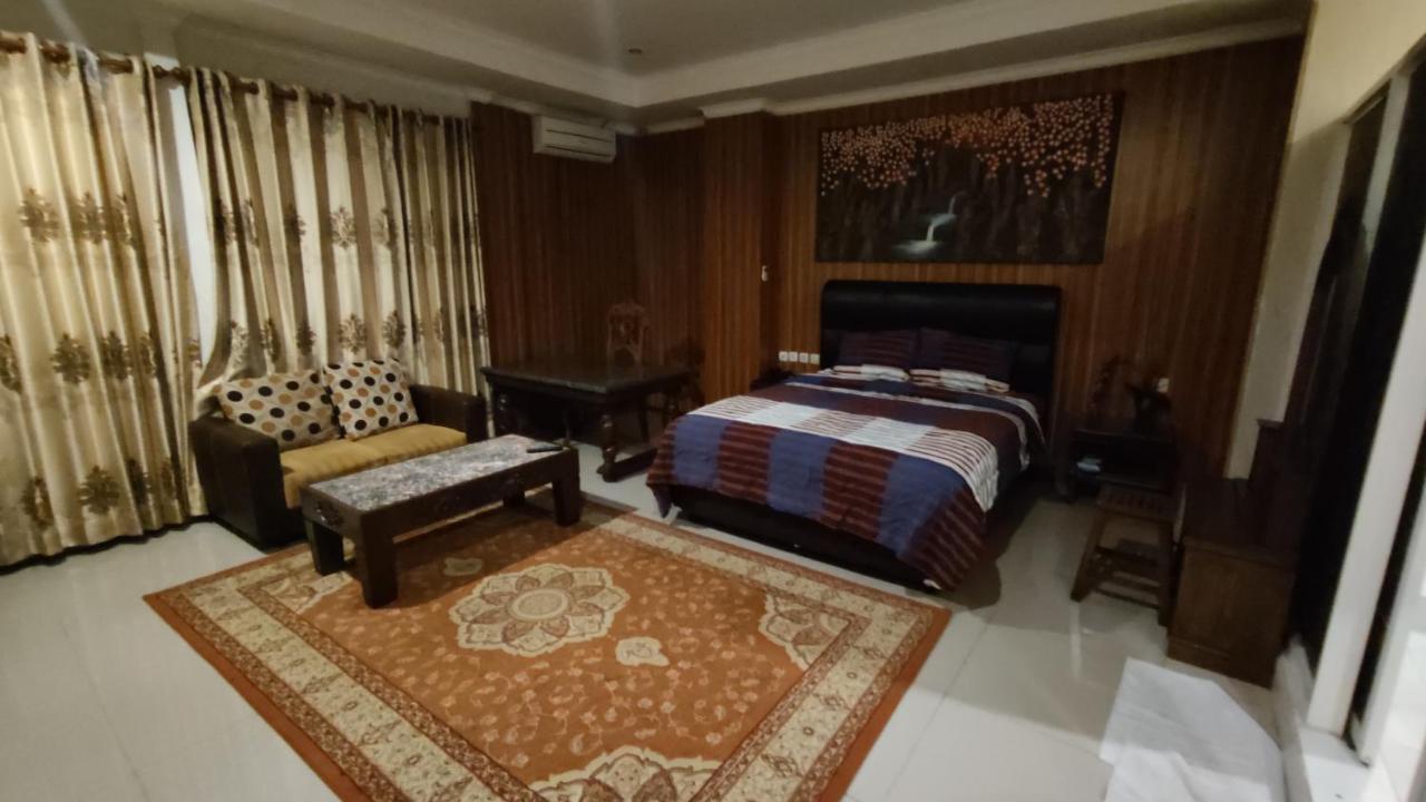 Mirabell Hotel&Convention Hall Malang Esterno foto