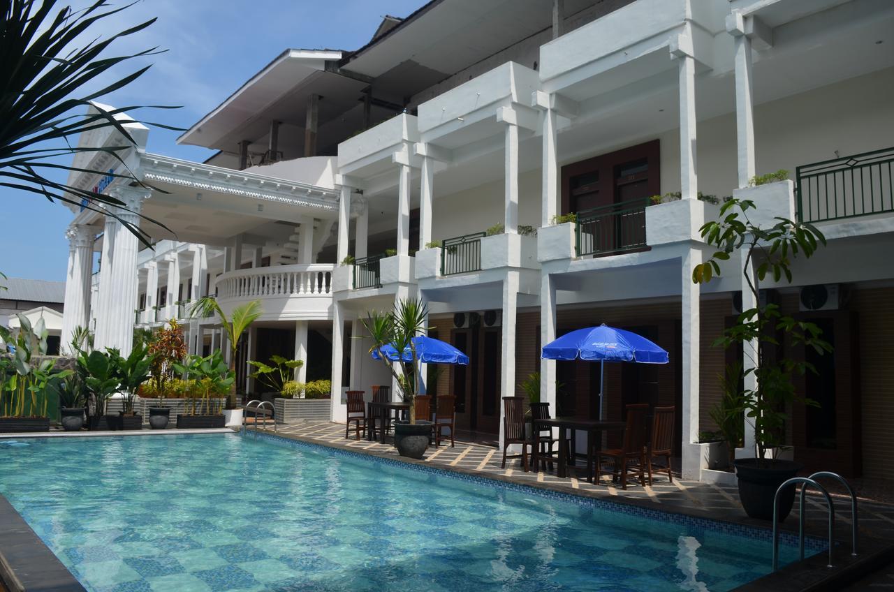 Mirabell Hotel&Convention Hall Malang Esterno foto