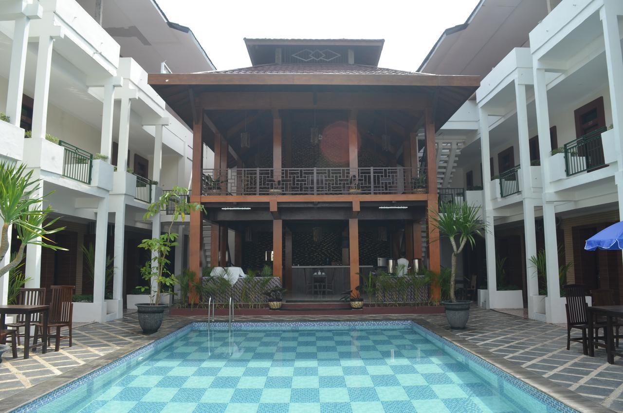 Mirabell Hotel&Convention Hall Malang Esterno foto