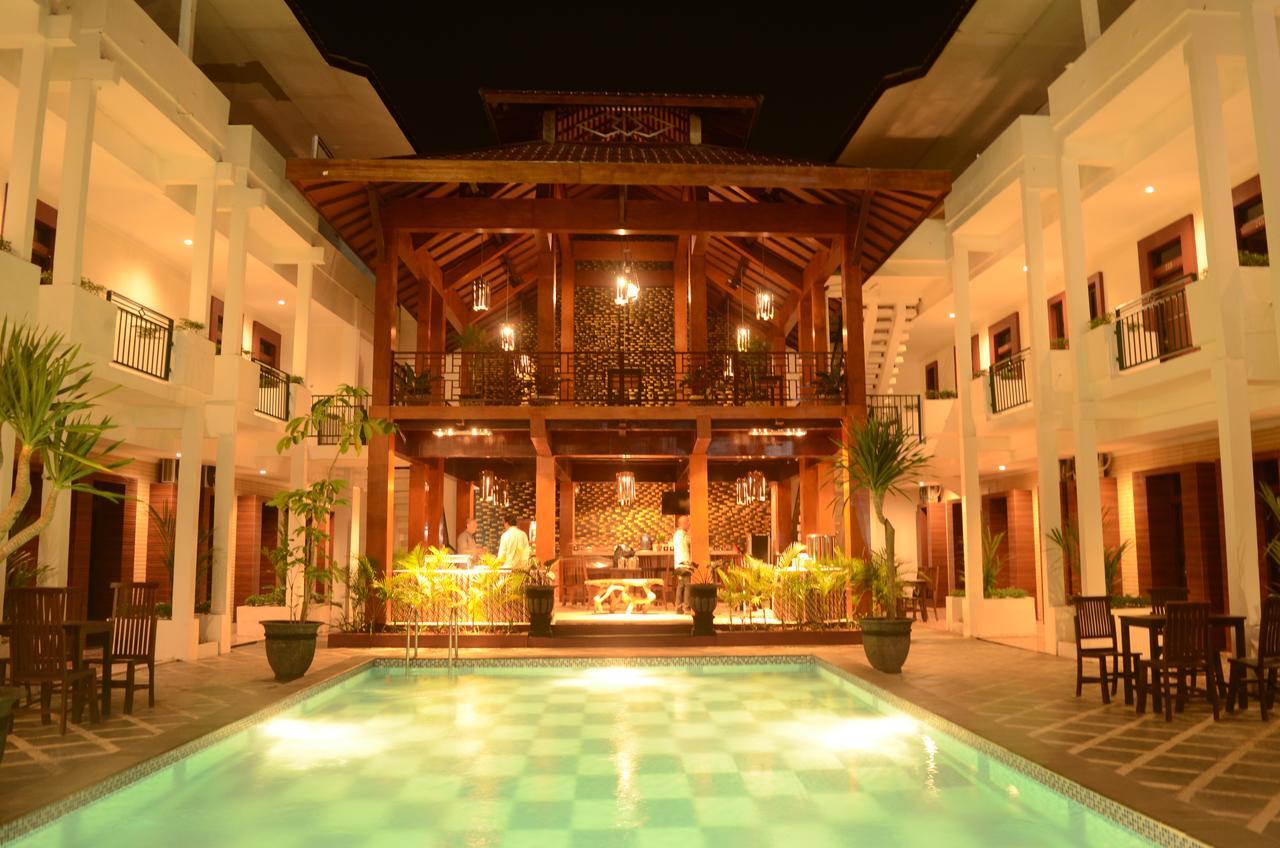 Mirabell Hotel&Convention Hall Malang Esterno foto